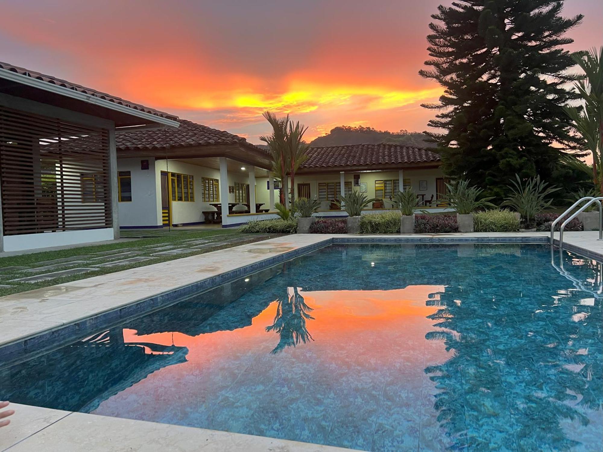 The Coffee Club Campestre Hotel Chinchina Luaran gambar